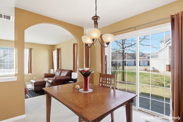 201 Macintosh Avenue, Woodstock, IL 60098