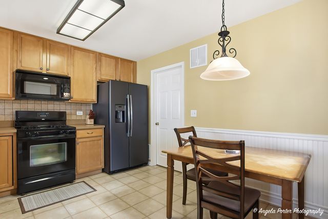 201 Macintosh Avenue, Woodstock, IL 60098