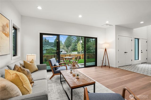13022 Corliss Avenue N, Seattle, WA 98133