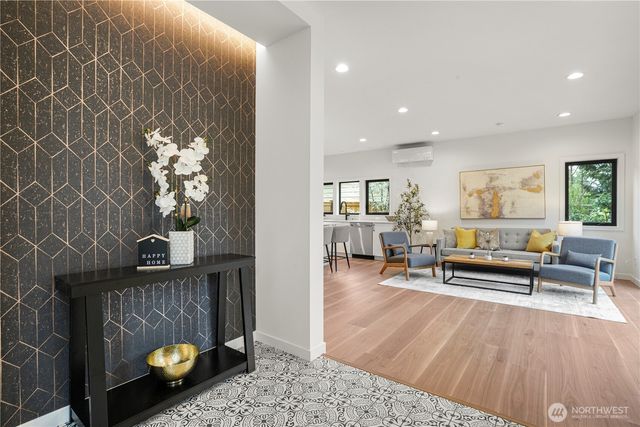 13022 Corliss Avenue N, Seattle, WA 98133
