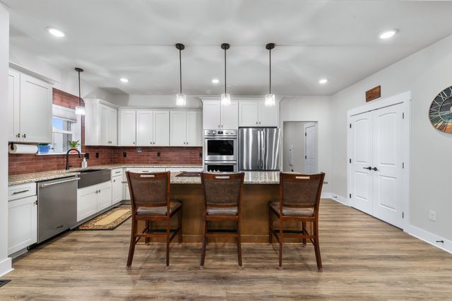 220 Dugout Rd, Summertown, TN 38483