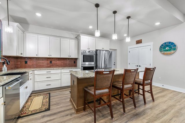 220 Dugout Rd, Summertown, TN 38483