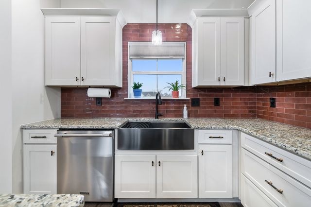 220 Dugout Rd, Summertown, TN 38483