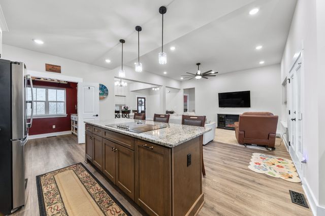 220 Dugout Rd, Summertown, TN 38483