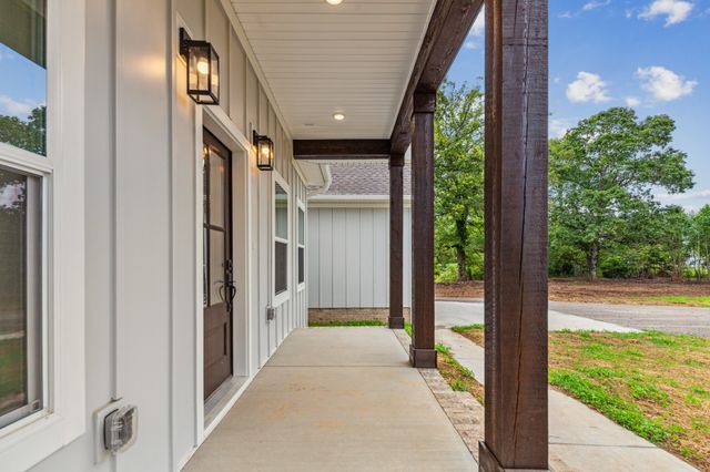 220 Dugout Rd, Summertown, TN 38483