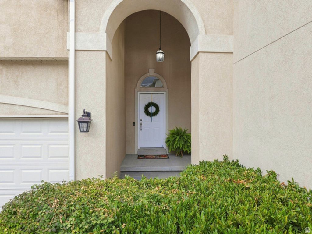 1330 E OLD MAPLE CT, Salt Lake City, UT 84117 — photo 2