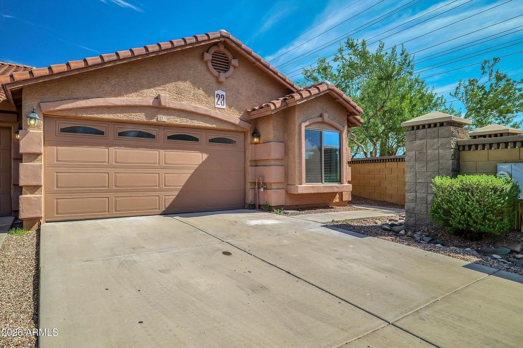2250 E DEER VALLEY Road 67, Phoenix, AZ 85024 — exterior