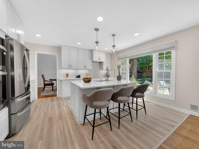 12628 SAINT JAMES RD, Rockville, MD 20850