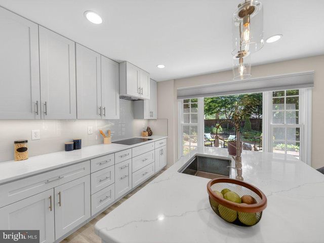 12628 SAINT JAMES RD, Rockville, MD 20850
