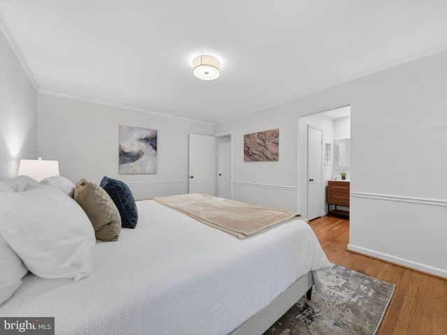12628 SAINT JAMES RD, Rockville, MD 20850