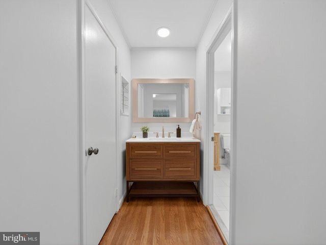 12628 SAINT JAMES RD, Rockville, MD 20850