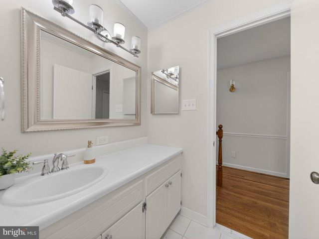 12628 SAINT JAMES RD, Rockville, MD 20850
