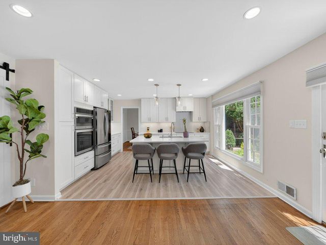 12628 SAINT JAMES RD, Rockville, MD 20850