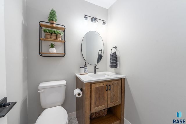 7308 E Gray Eagle Cir Circle, Sioux Falls, SD 57110