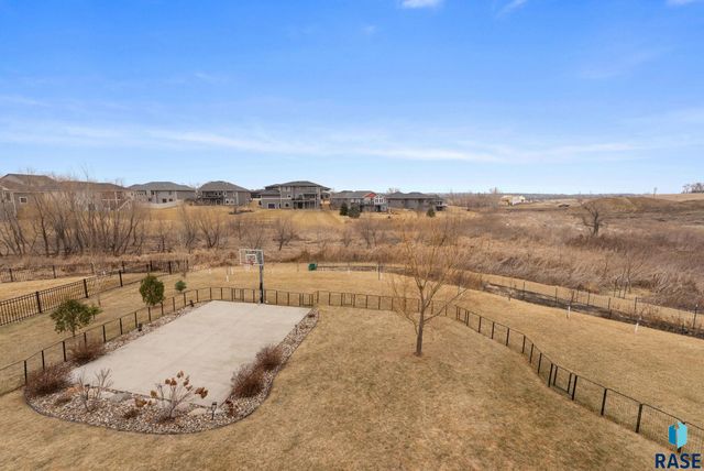 7308 E Gray Eagle Cir Circle, Sioux Falls, SD 57110