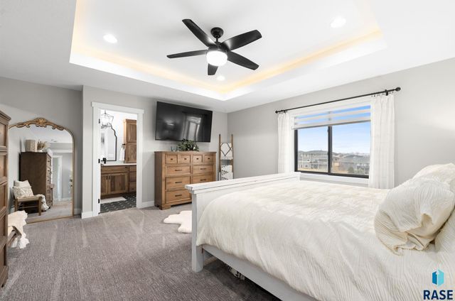 7308 E Gray Eagle Cir Circle, Sioux Falls, SD 57110