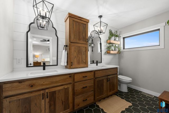 7308 E Gray Eagle Cir Circle, Sioux Falls, SD 57110