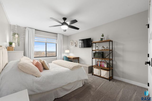 7308 E Gray Eagle Cir Circle, Sioux Falls, SD 57110