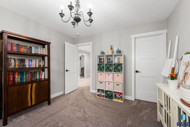 7308 E Gray Eagle Cir Circle, Sioux Falls, SD 57110