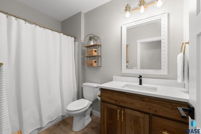 7308 E Gray Eagle Cir Circle, Sioux Falls, SD 57110