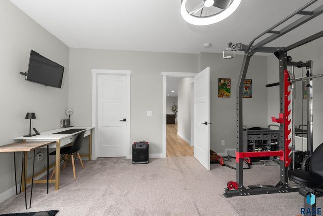 7308 E Gray Eagle Cir Circle, Sioux Falls, SD 57110