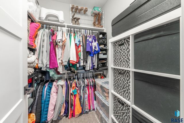 7308 E Gray Eagle Cir Circle, Sioux Falls, SD 57110