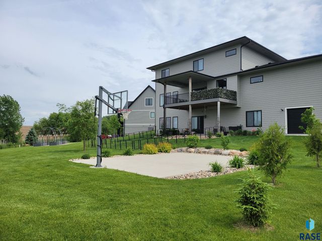 7308 E Gray Eagle Cir Circle, Sioux Falls, SD 57110