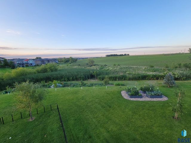 7308 E Gray Eagle Cir Circle, Sioux Falls, SD 57110