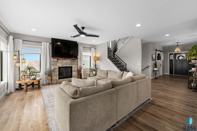 7308 E Gray Eagle Cir Circle, Sioux Falls, SD 57110