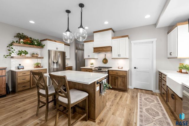 7308 E Gray Eagle Cir Circle, Sioux Falls, SD 57110