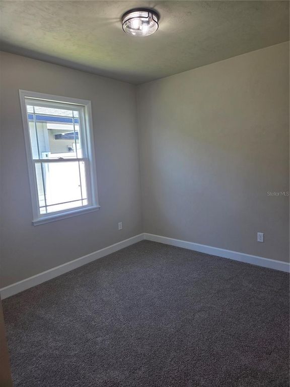 Image 18 of property listing at 24363 SW 18TH LANE, Newberry, FL 32669