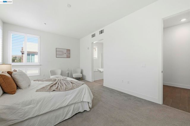 45249 Electric Ter 401, Fremont, CA 94539