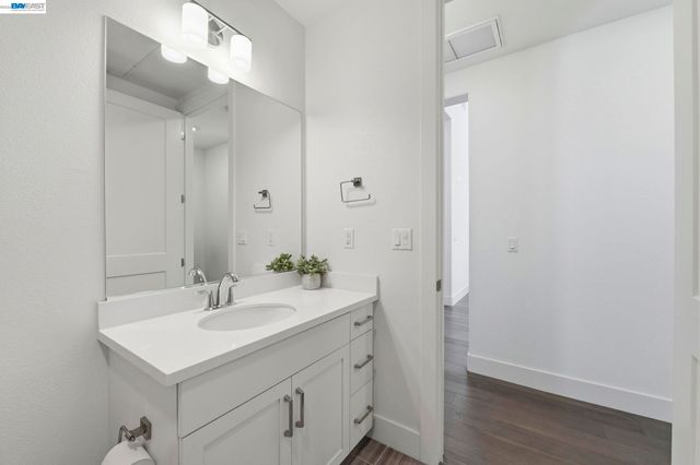 45249 Electric Ter 401, Fremont, CA 94539
