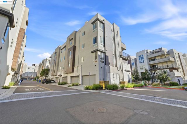 45249 Electric Ter 401, Fremont, CA 94539