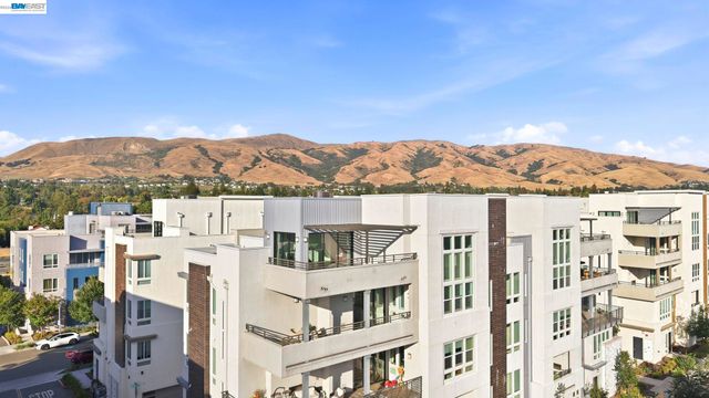45249 Electric Ter 401, Fremont, CA 94539