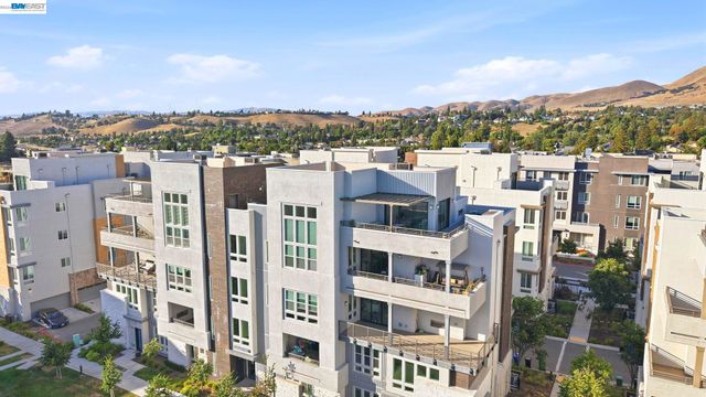 45249 Electric Ter 401, Fremont, CA 94539