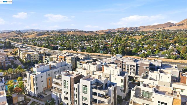 45249 Electric Ter 401, Fremont, CA 94539