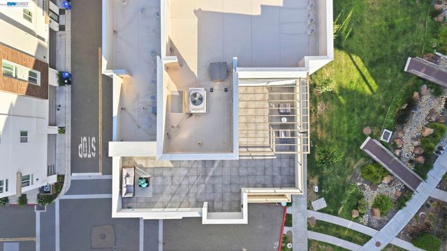 45249 Electric Ter 401, Fremont, CA 94539