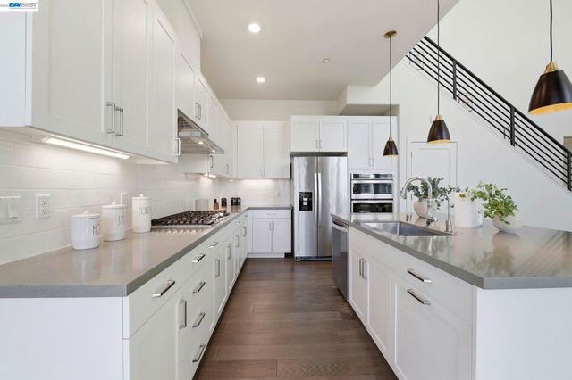 45249 Electric Ter 401, Fremont, CA 94539