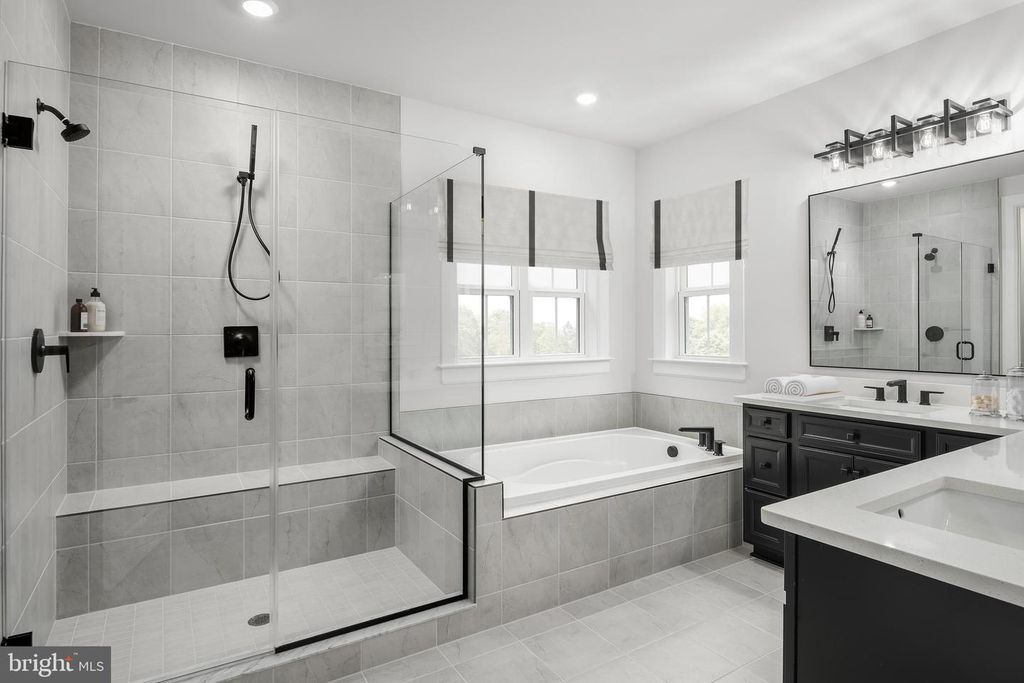 Image 14 of property listing at 1430 CRANESBILL LN, Odenton, MD 21113