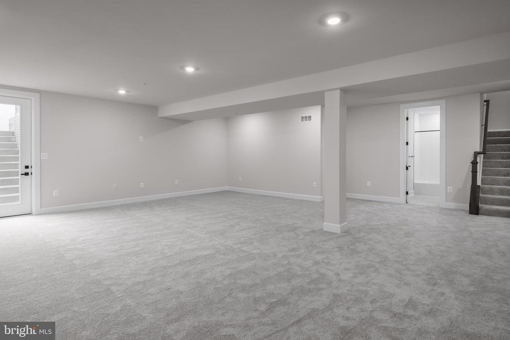 Image 21 of property listing at 1430 CRANESBILL LN, Odenton, MD 21113