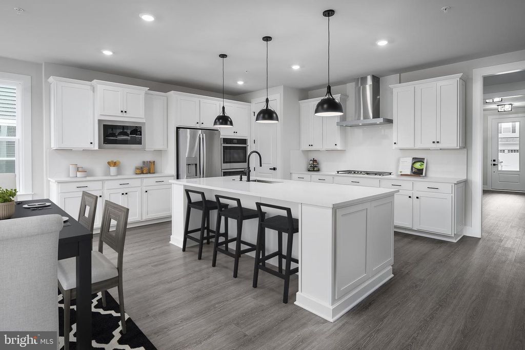 Image 3 of property listing at 1430 CRANESBILL LN, Odenton, MD 21113