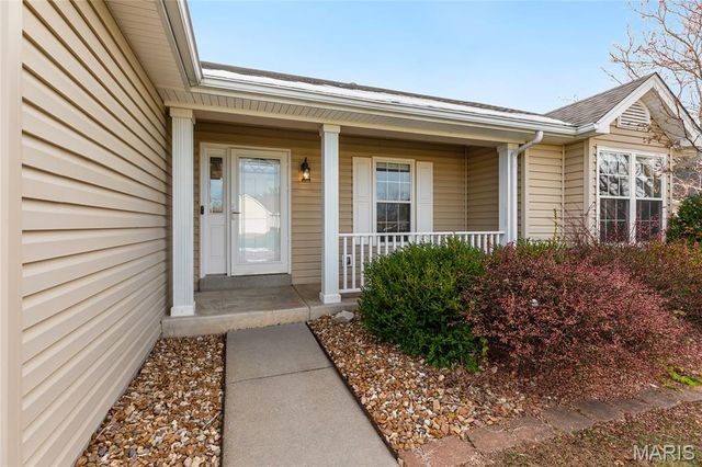 1744 Highgrove Drive, O'fallon, MO 63366