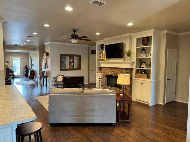 1406 N 14th Street, Wolfforth, TX 79382