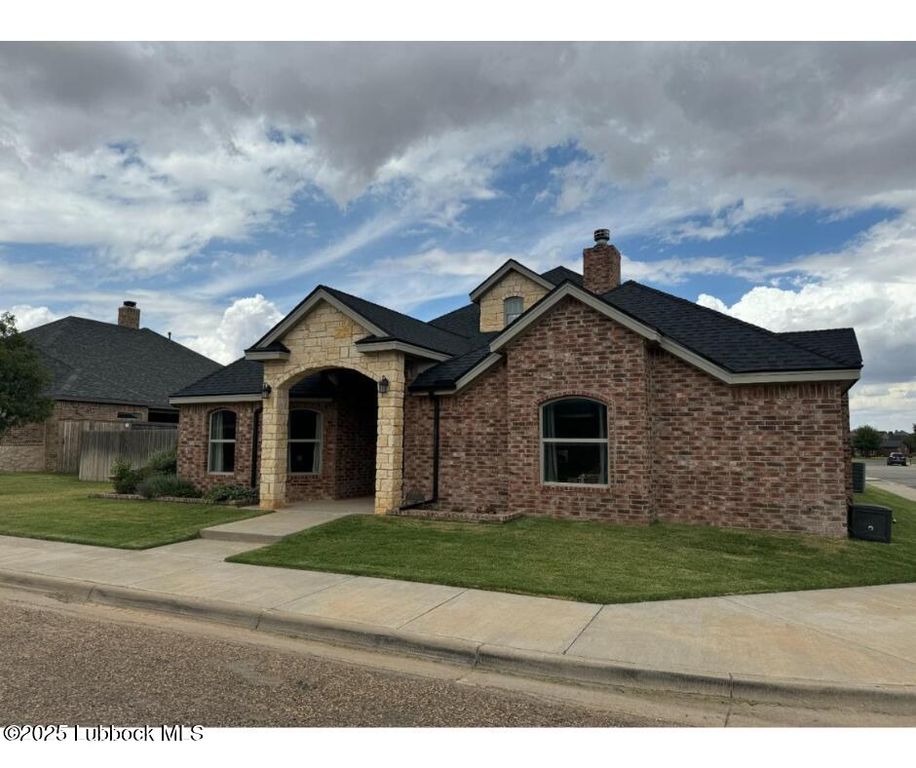 1406 N 14th Street, Wolfforth, TX 79382