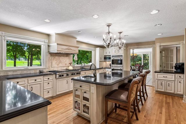 2890 Autumn Woods Drive, Chaska, MN 55318