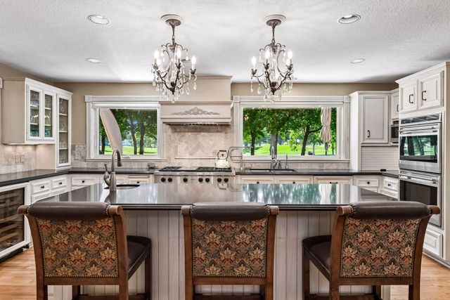 2890 Autumn Woods Drive, Chaska, MN 55318