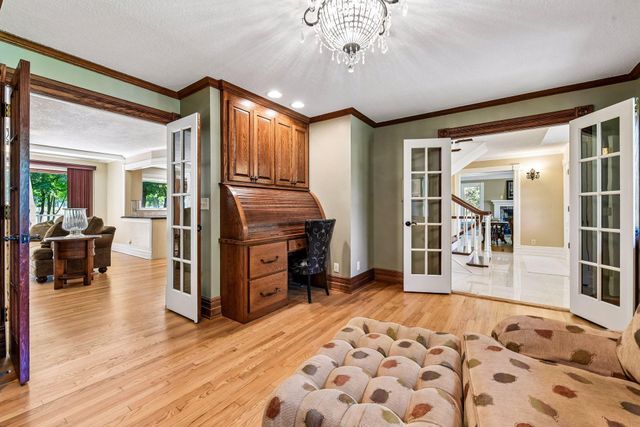 2890 Autumn Woods Drive, Chaska, MN 55318