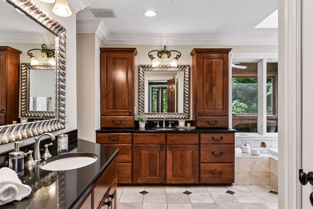 2890 Autumn Woods Drive, Chaska, MN 55318