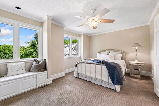 2890 Autumn Woods Drive, Chaska, MN 55318